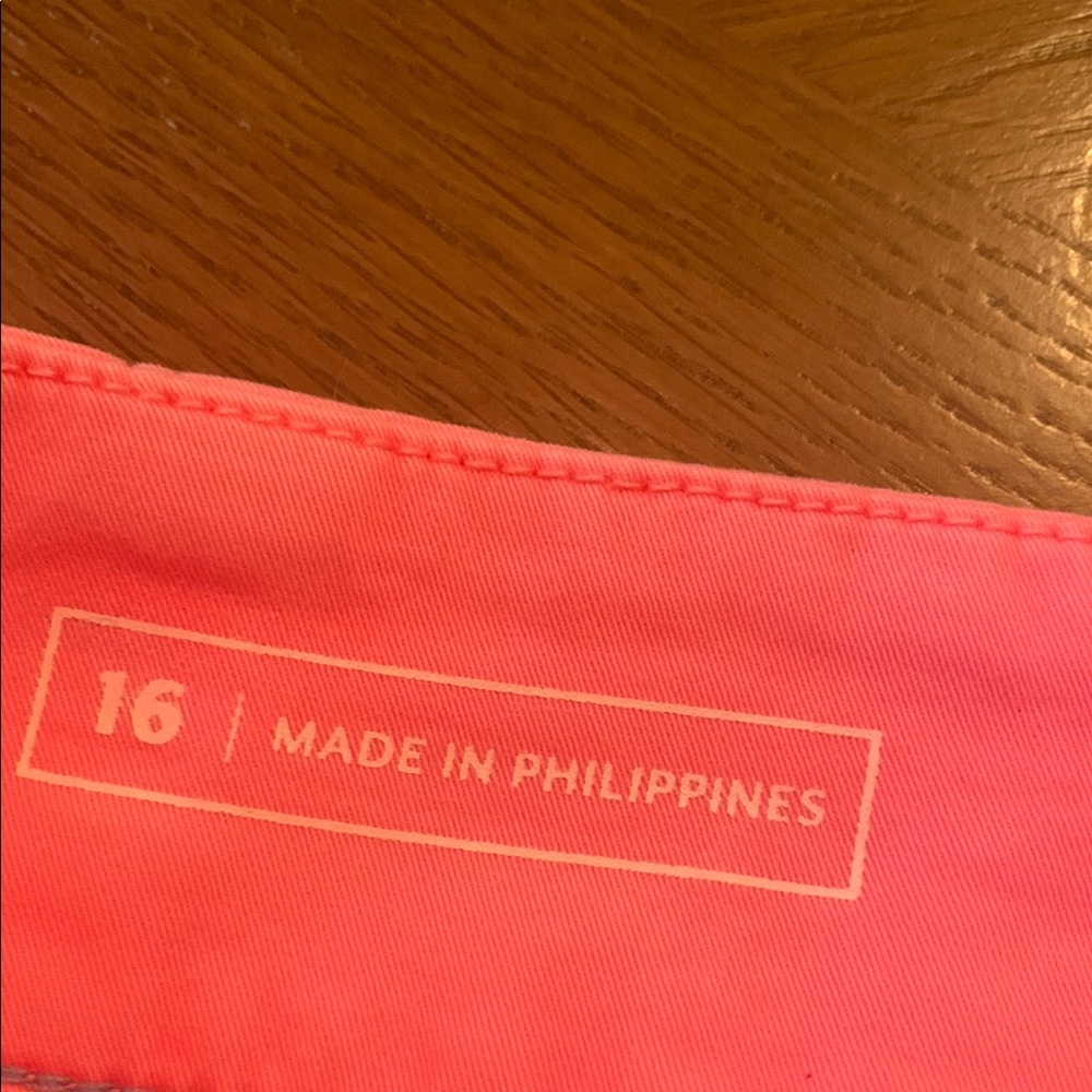 Vineyard Vines Neon Pink Women's Shorts - Picture 2 of 6